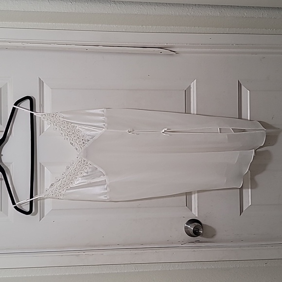 VINTAGE DELICATES WOMEN'S LINGERIE IVORY ADJUSTABLE STRAP SIZE XL - Picture 2 of 8